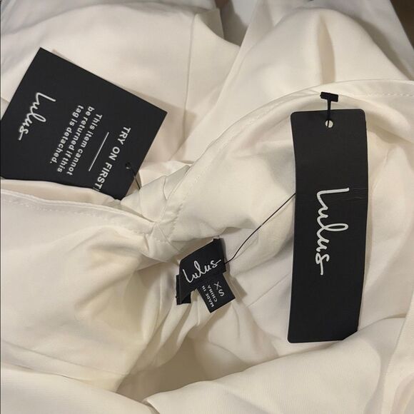 Lulus Upscale Individual White Collared Backless Bow Romper Size XS NEW NWT - Picture 4 of 11